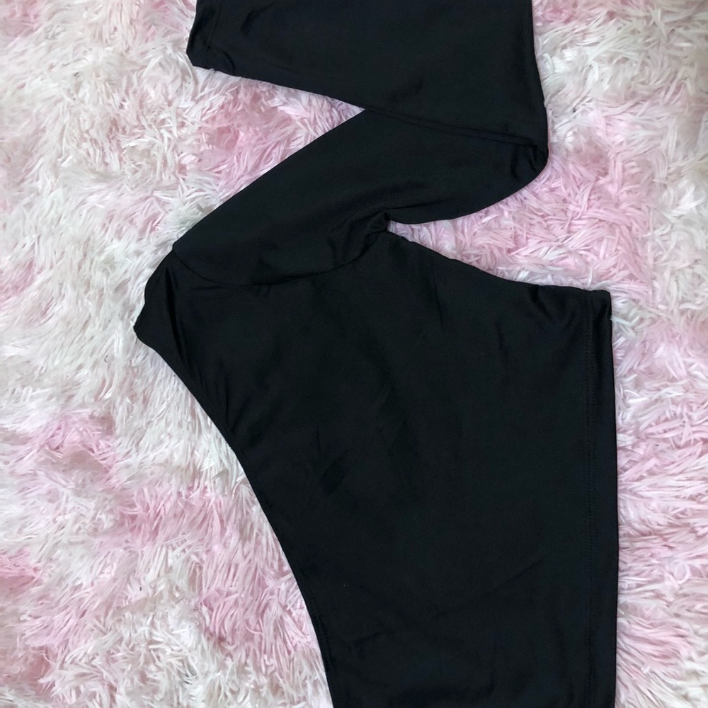 One sleeve crop top